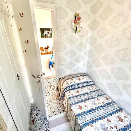 Edith - Stupenda Con Terrazzo Vista Mare E Inclusa נומאנה